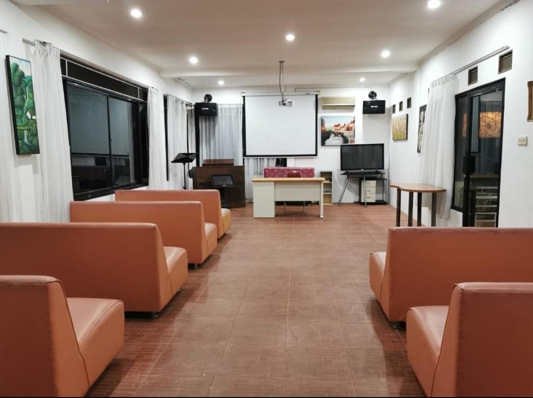 Villa Chacha At Macarena, Megamendung Kültér fotó
