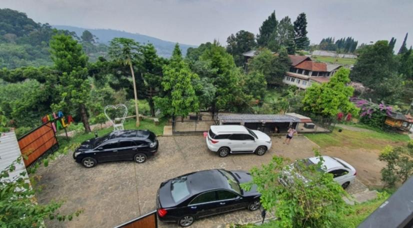 Villa Chacha At Macarena, Megamendung Kültér fotó