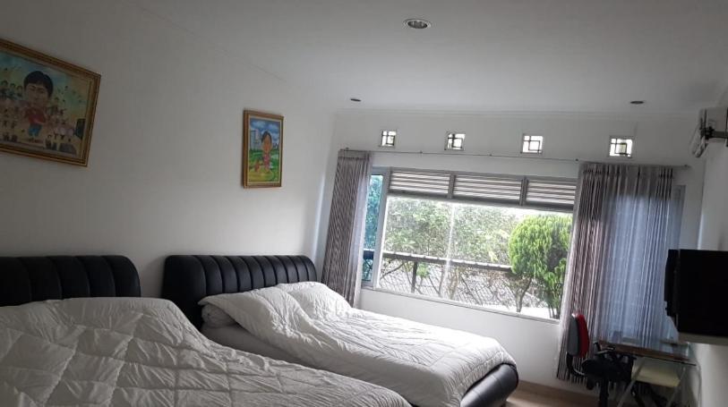 Villa Chacha At Macarena, Megamendung Kültér fotó
