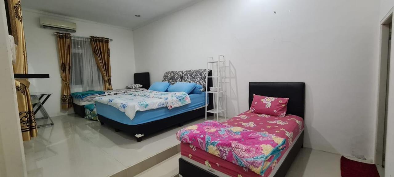 Villa Chacha At Macarena, Megamendung Kültér fotó