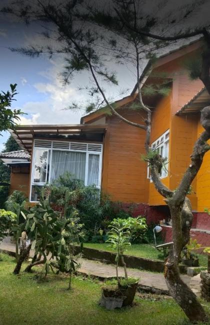Villa Chacha At Macarena, Megamendung Kültér fotó