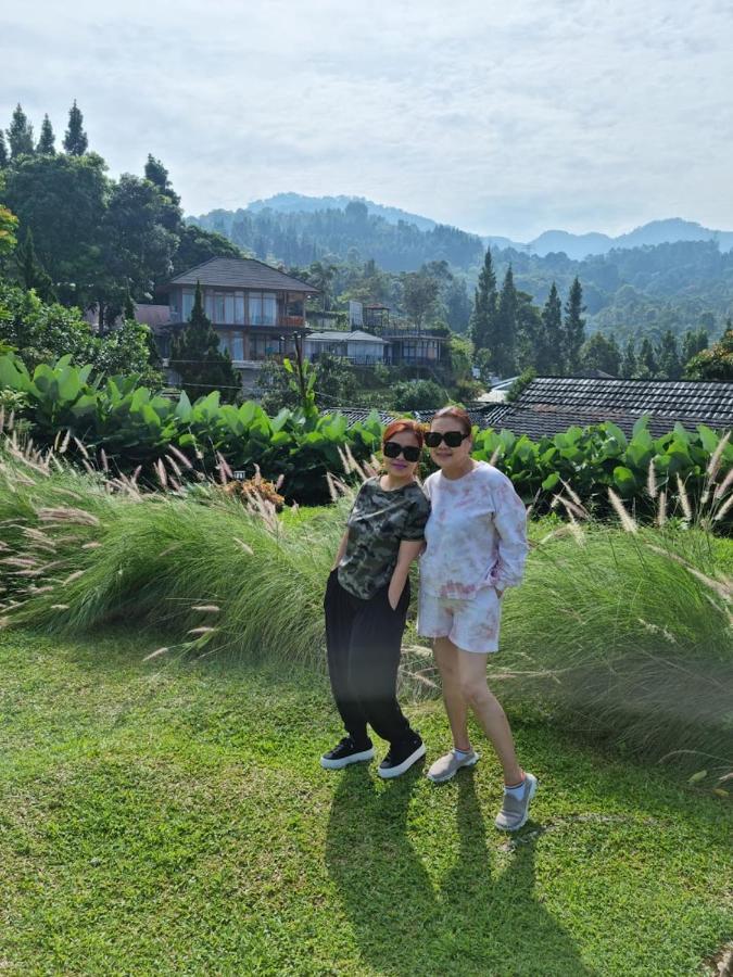 Villa Chacha At Macarena, Megamendung Kültér fotó