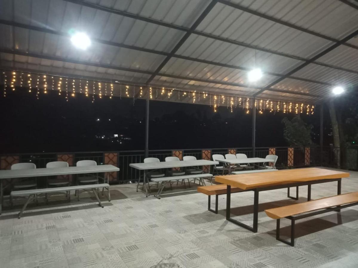 Villa Chacha At Macarena, Megamendung Kültér fotó