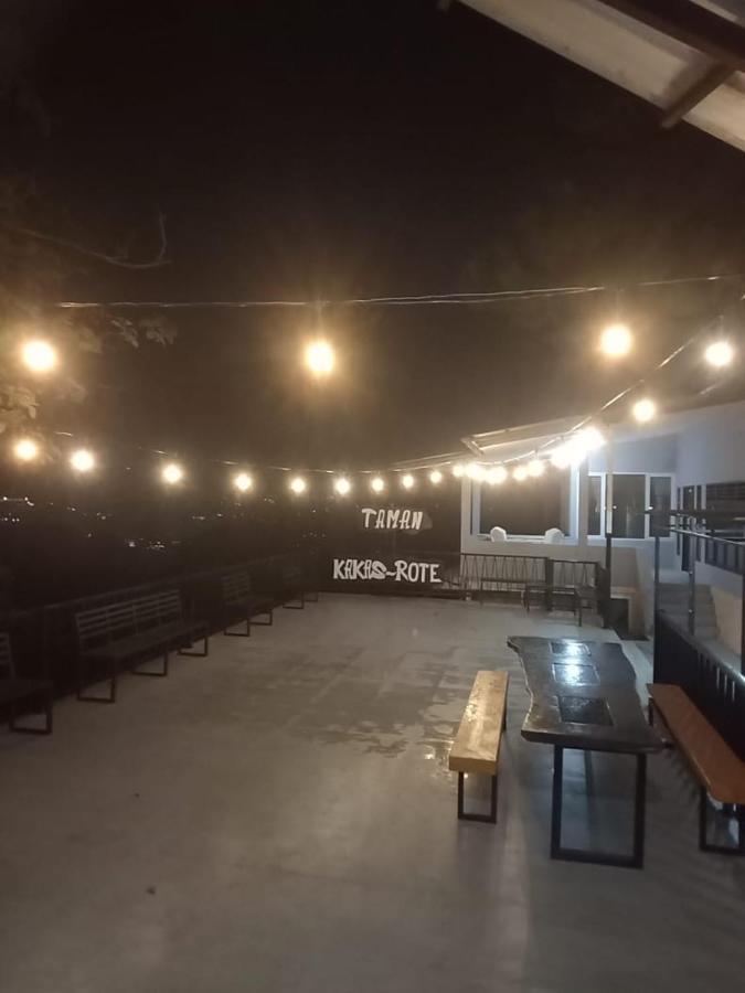 Villa Chacha At Macarena, Megamendung Kültér fotó
